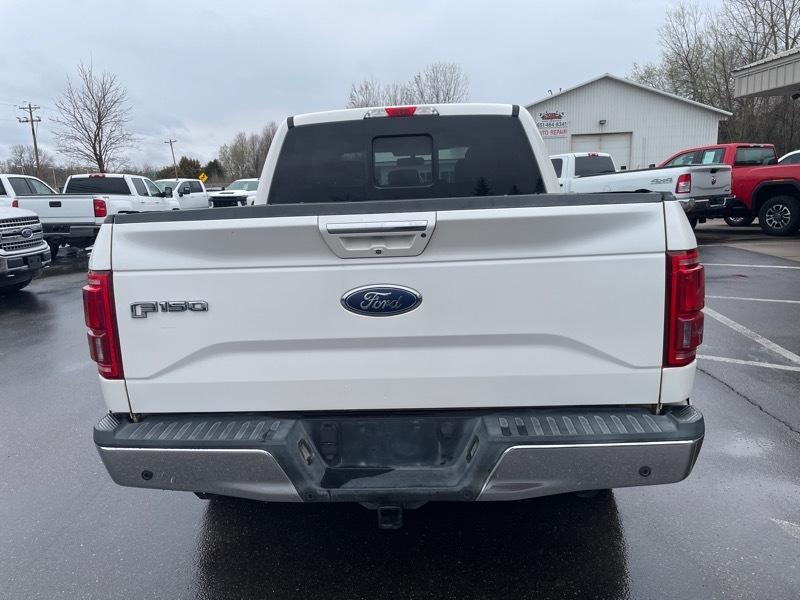 Ford F-150 4WD SuperCrew 145" Lariat 2015