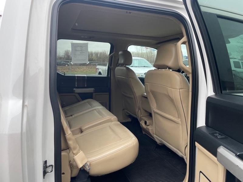 Ford F-150 4WD SuperCrew 145" Lariat 2015