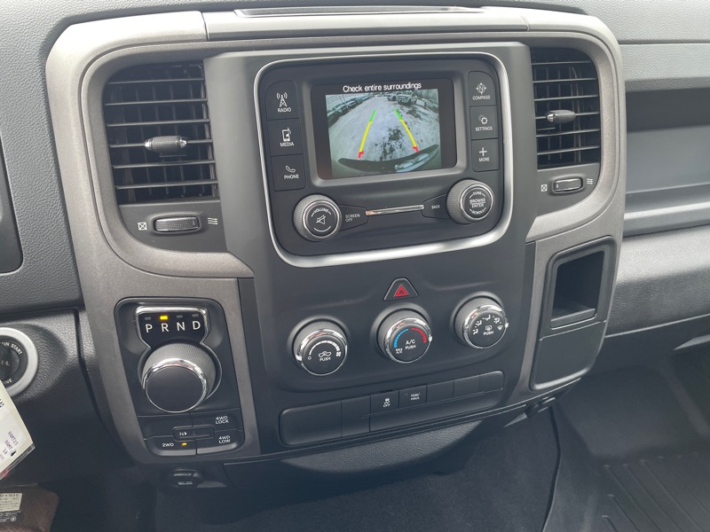 RAM 1500 4WD Crew Cab 140.5" Express 2018