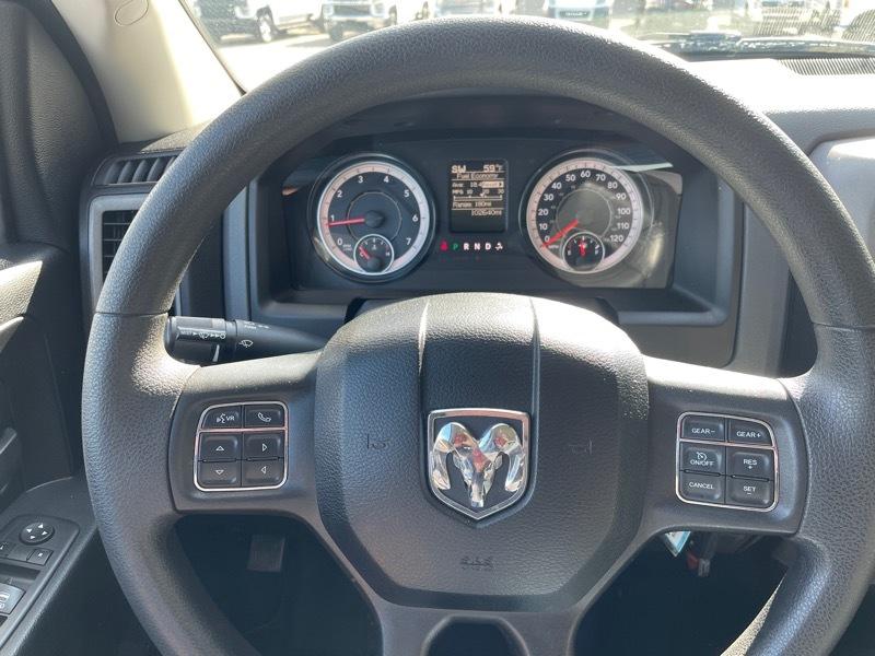 RAM 1500 4WD Crew Cab 140.5" Express 2018
