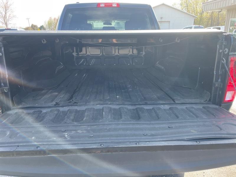 RAM 1500 4WD Crew Cab 140.5" Express 2018