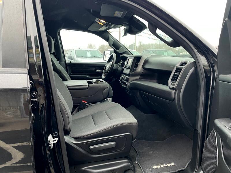 RAM 1500 Express 4x4 Quad Cab 6'4" Box 2023