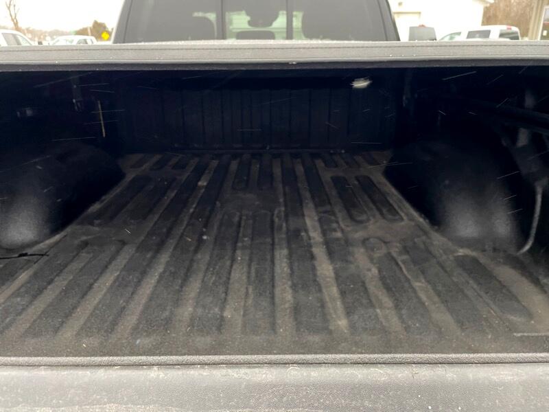 RAM 1500 Express 4x4 Quad Cab 6'4" Box 2023