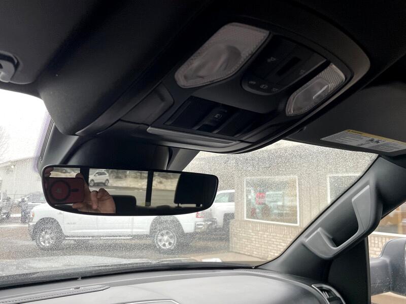 RAM 1500 Express 4x4 Quad Cab 6'4" Box 2023