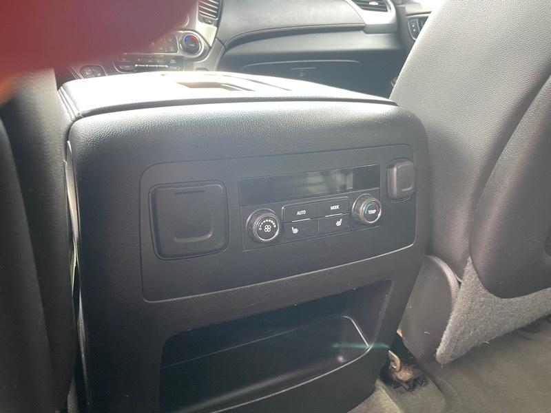 Chevrolet Tahoe LTZ 4WD 2015