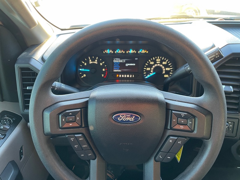 Ford F-150 4WD SuperCrew 145" XL 2017