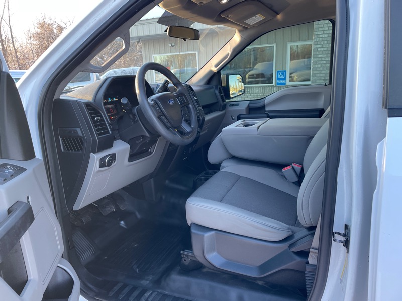 Ford F-150 4WD SuperCrew 145" XL 2017