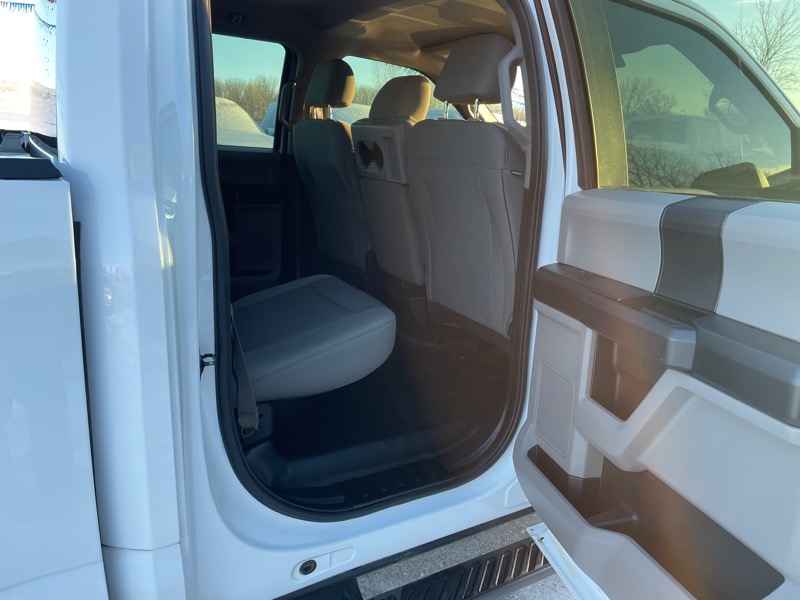 Ford F-150 4WD SuperCrew 145" XL 2017