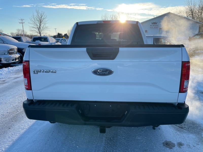 Ford F-150 4WD SuperCrew 145" XL 2017