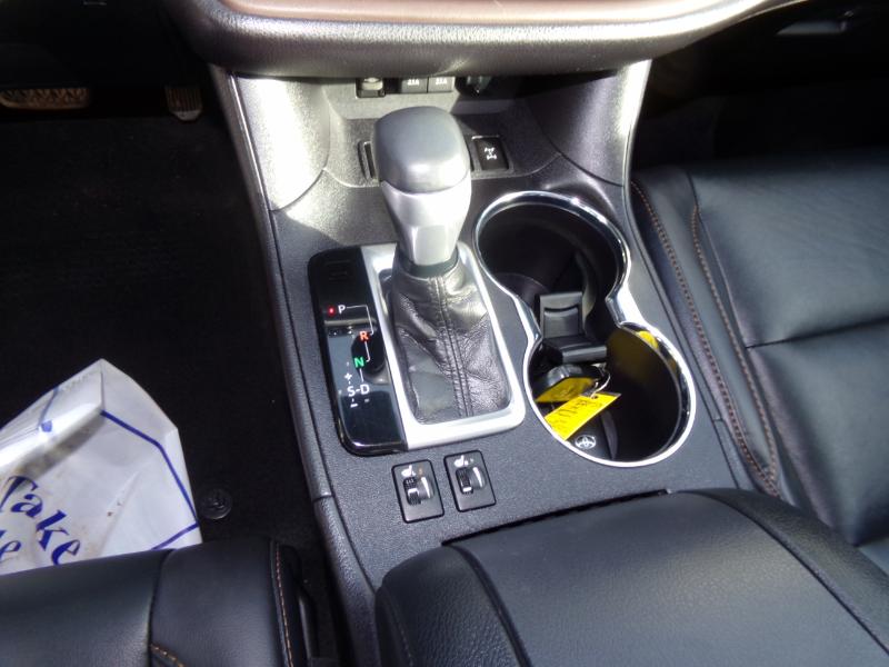 Toyota Highlander XLE AWD V6 2019