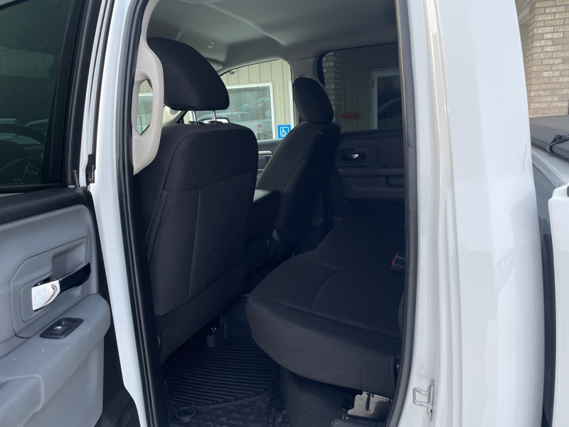 RAM 1500 4WD Quad Cab 140.5" Express *Ltd Avail* 2020