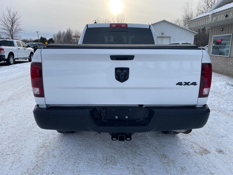 RAM 1500 4WD Quad Cab 140.5" Express *Ltd Avail* 2020