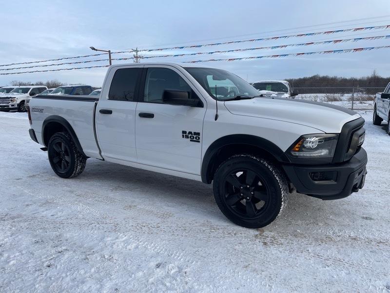 RAM 1500 4WD Quad Cab 140.5" Express *Ltd Avail* 2020