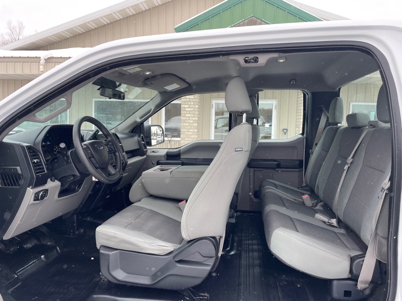 Ford F-150 4WD SuperCab 145" XL 2016