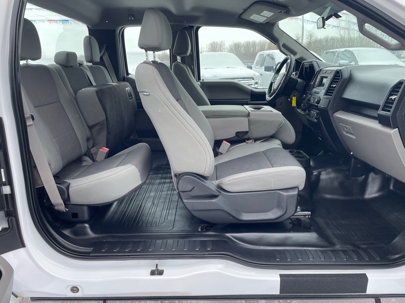 Ford F-150 4WD SuperCab 145" XL 2016