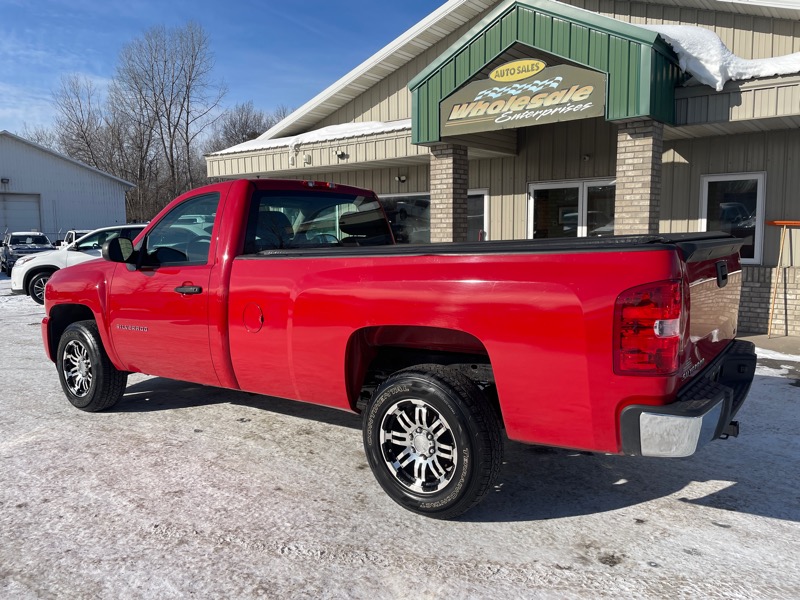 Chevrolet Silverado 1500 2WD Reg Cab 133.0" Work Truck 2011