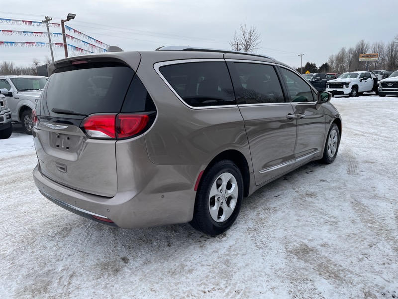 Chrysler Pacifica Touring-L Plus 2017