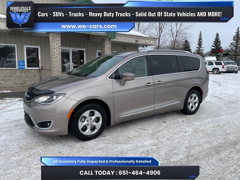 2017 Chrysler Pacifica Touring-L Plus