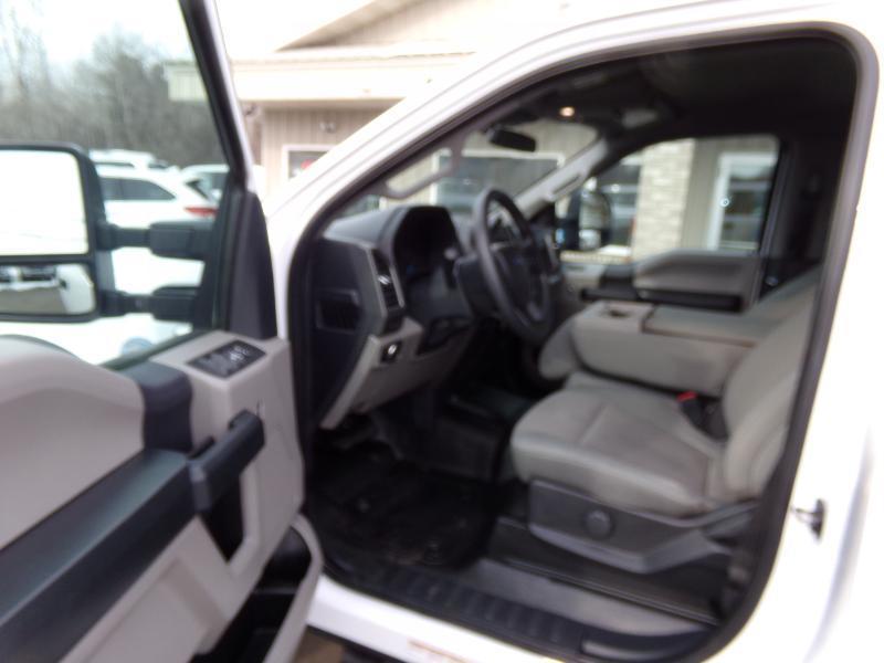 Ford F-450 SD Crew Cab DRW 4WD 2022