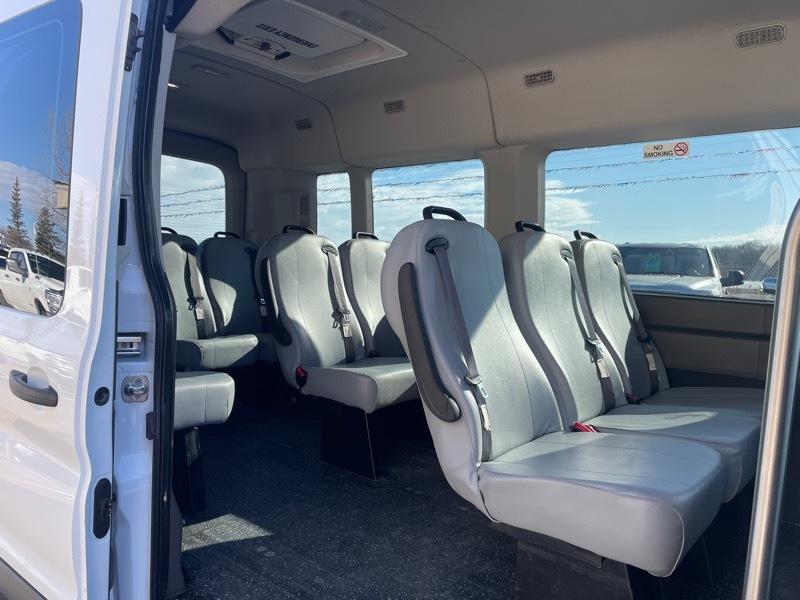 Ford Transit 350 Wagon Med. Roof XL w/Sliding Pass. 148-in. WB 2022