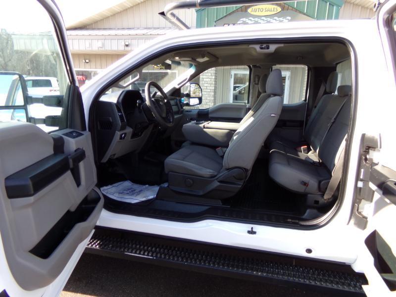 Ford F-250 SD XL SuperCab Long Bed 4WD 2019