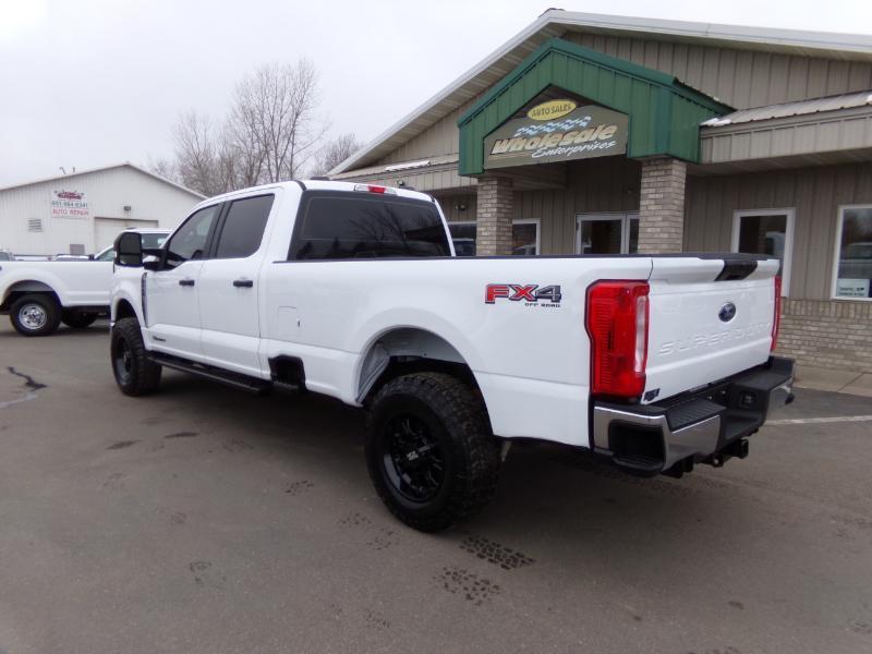 Ford F-250 SD XL Crew Cab Long Bed 4WD 2023