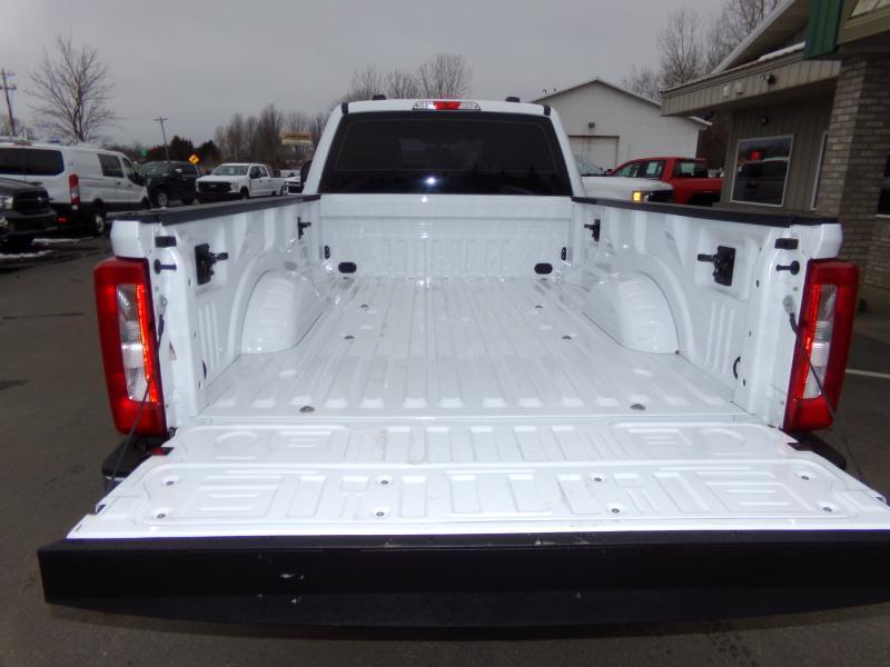 Ford F-250 SD XL Crew Cab Long Bed 4WD 2023