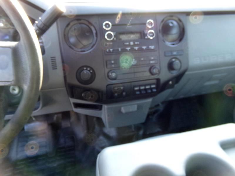 Ford F-350 SD XL Crew Cab Long Bed DRW 4WD 2011