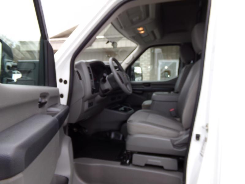 Nissan NV Cargo 2500 HD SV V8 High Roof 2021
