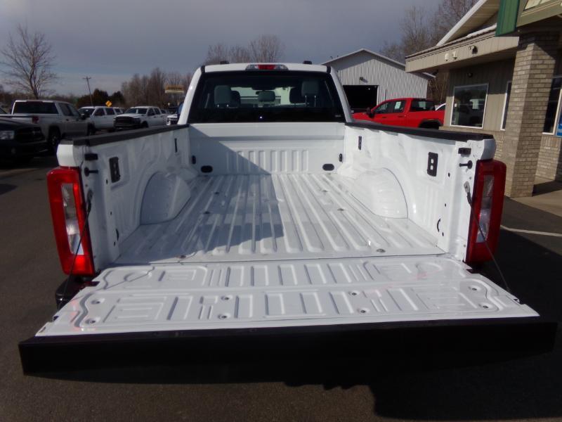 Ford F-250 SD XL Crew Cab Long Bed 4WD 2023