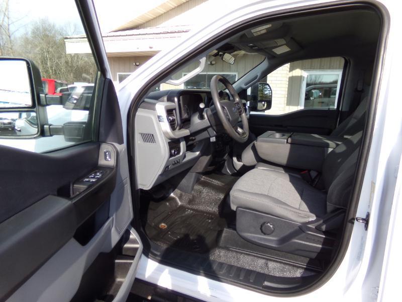 Ford F-250 SD XL Crew Cab Long Bed 4WD 2023