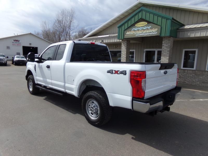 Ford F-250 SD XL SuperCab 4WD 2022