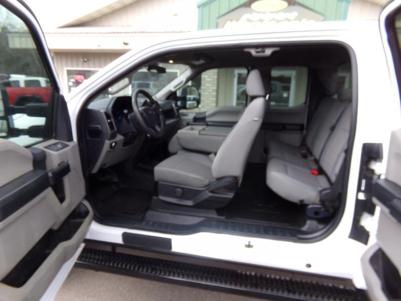 Ford F-250 SD XL SuperCab 4WD 2022