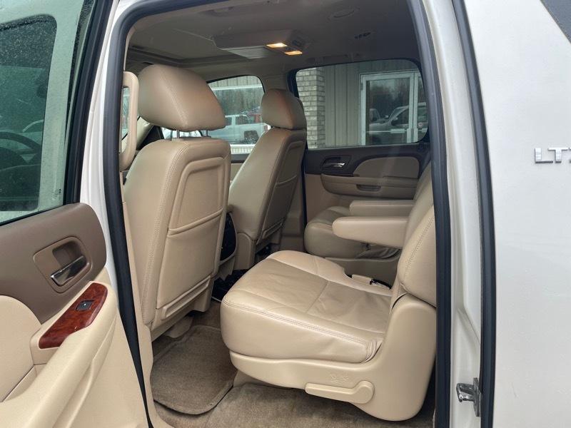 Chevrolet Suburban LTZ 1500 4WD 2012