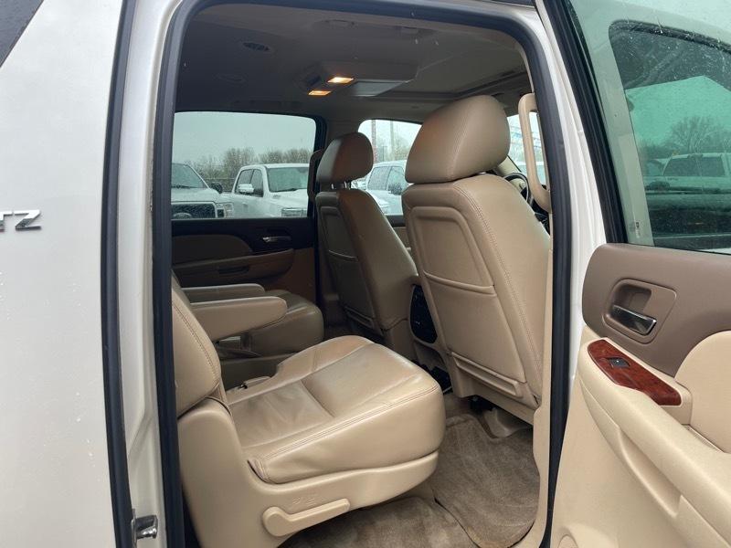 Chevrolet Suburban LTZ 1500 4WD 2012