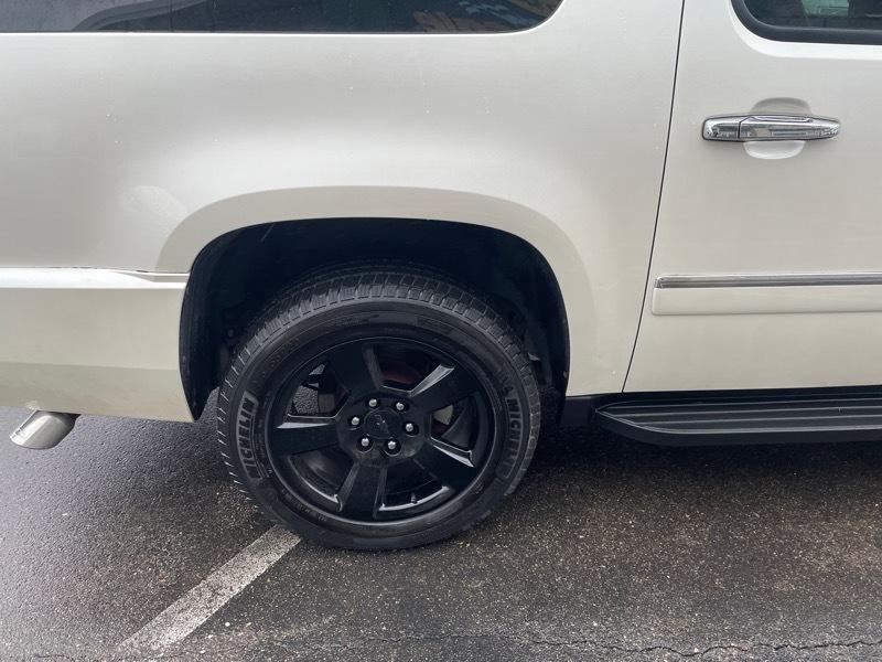 Chevrolet Suburban LTZ 1500 4WD 2012