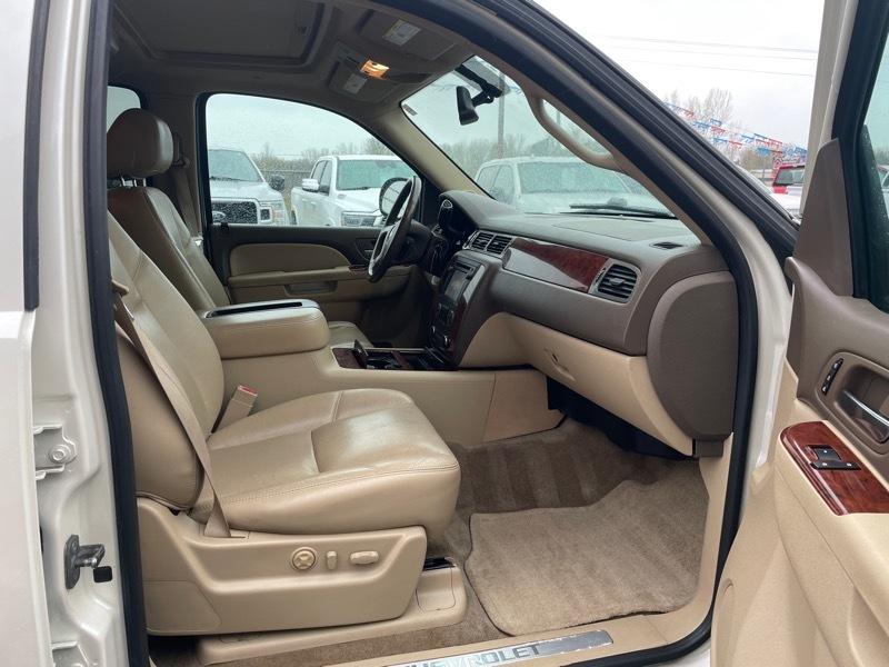 Chevrolet Suburban LTZ 1500 4WD 2012