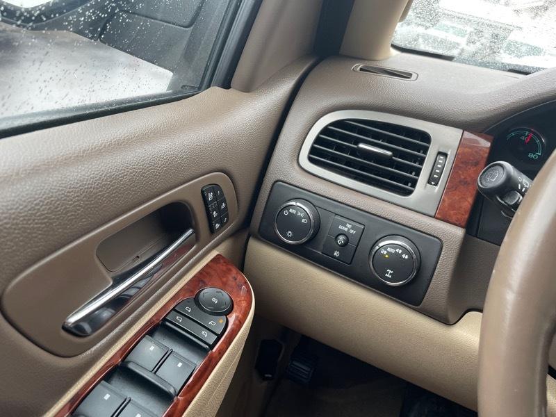 Chevrolet Suburban LTZ 1500 4WD 2012