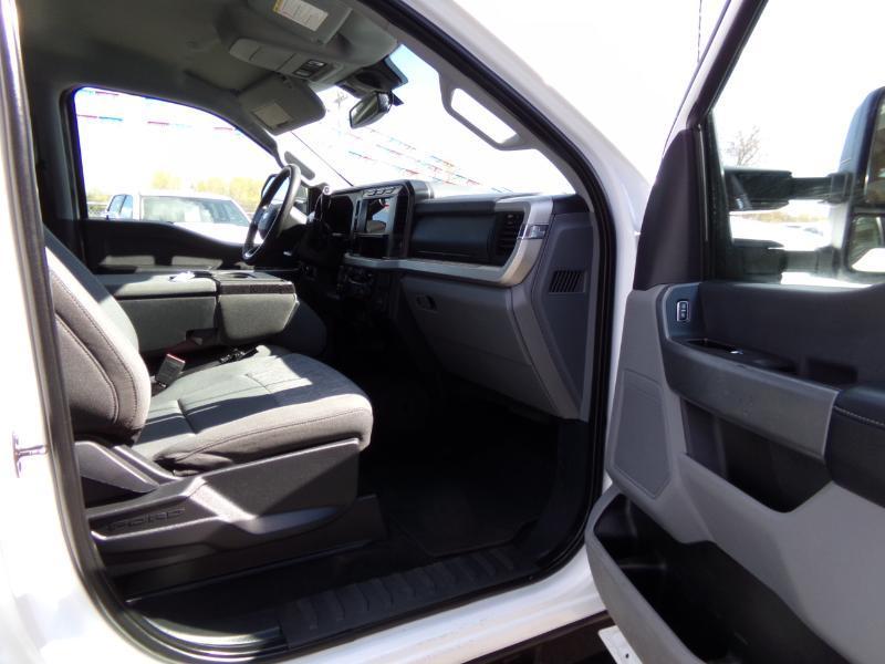 Ford F-350 SD XLT Crew Cab Long Bed 4WD 2023