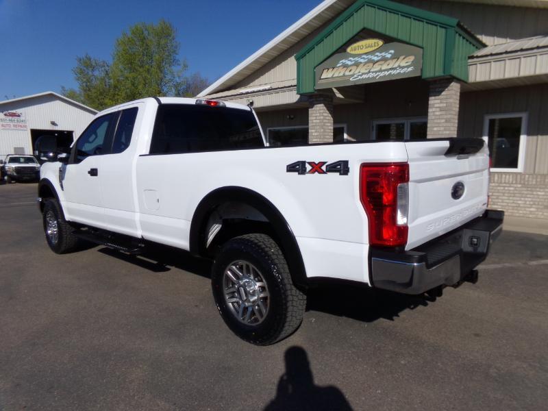 Ford F-250 SD XL SuperCab Long Bed 4WD 2017