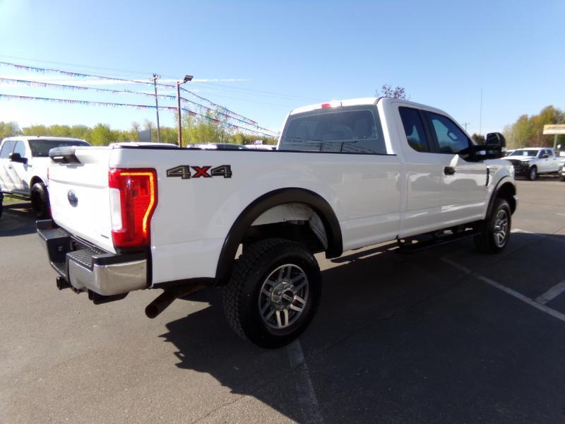 Ford F-250 SD XL SuperCab Long Bed 4WD 2017