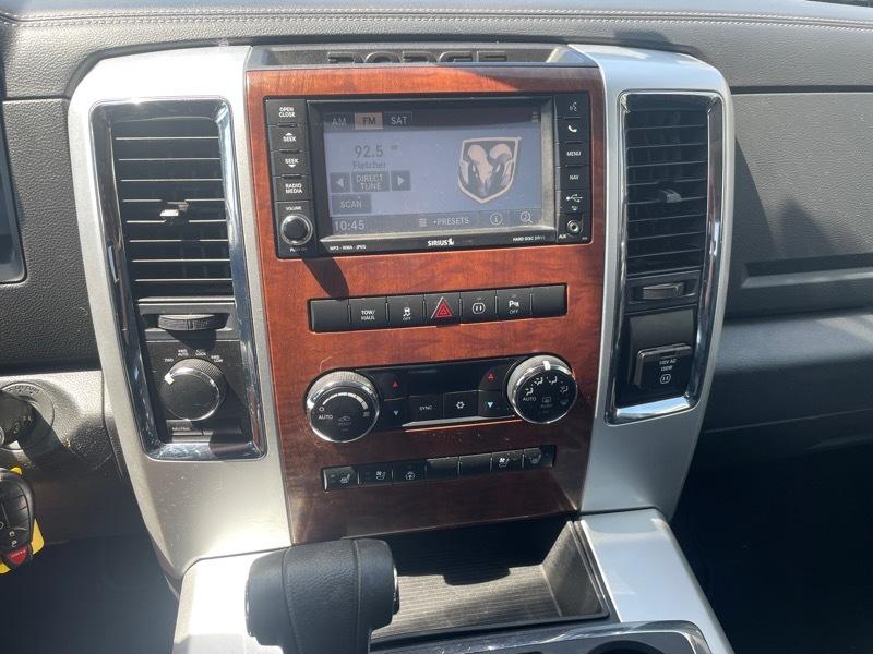RAM 1500 4WD Crew Cab 140.5" Laramie 2011