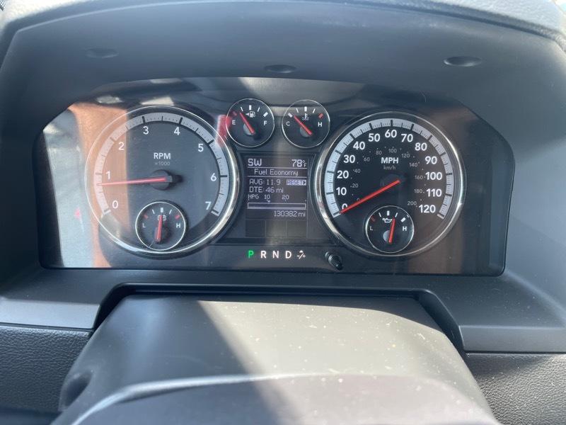 RAM 1500 4WD Crew Cab 140.5" Laramie 2011