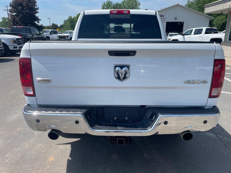 RAM 1500 4WD Crew Cab 140.5" Laramie 2011