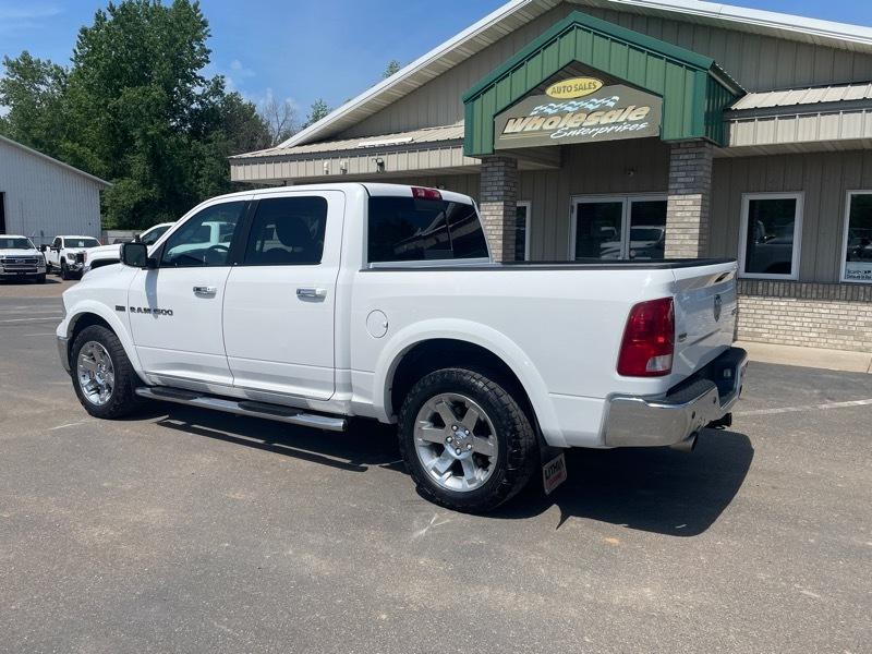 RAM 1500 4WD Crew Cab 140.5" Laramie 2011