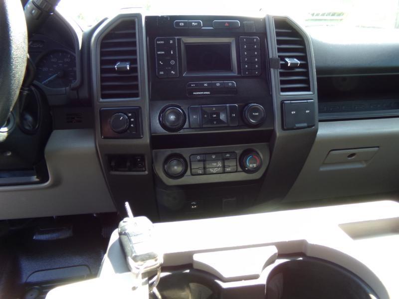 Ford F-350 SD XL Crew Cab Long Bed DRW 4WD 2022