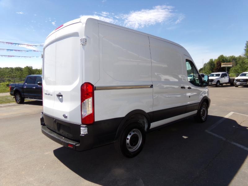 Ford Transit 250 Van Med. Roof w/Sliding Pass. 130-in. WB 2017