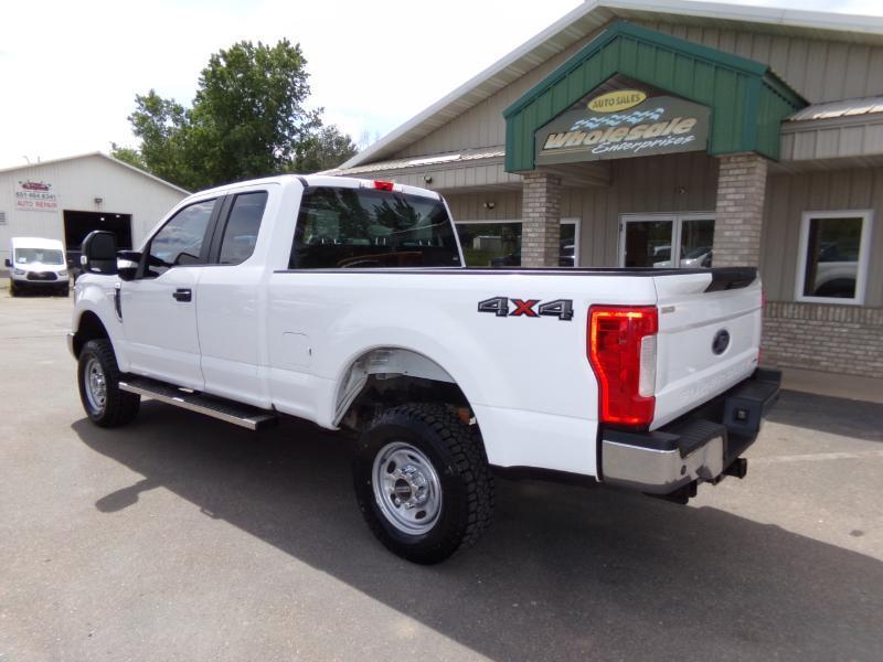 Ford F-250 SD XL SuperCab 4WD 2019