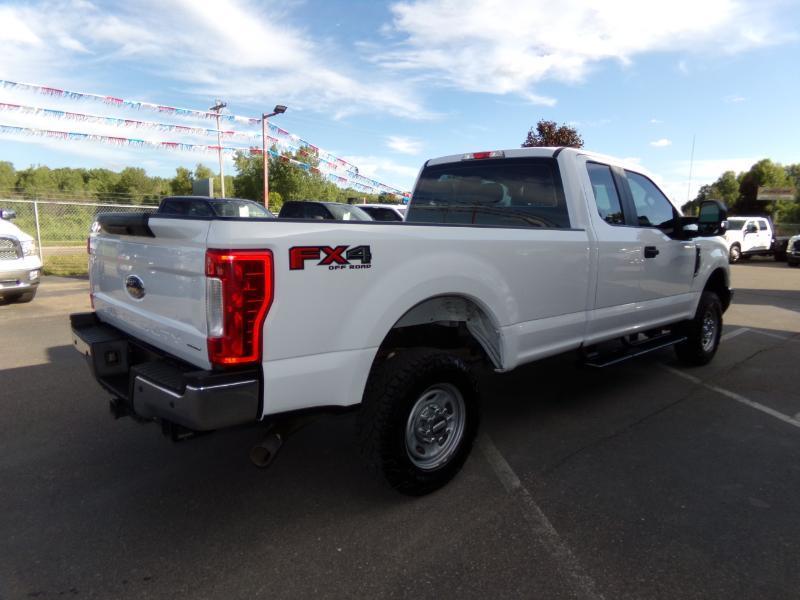 Ford F-250 SD XL SuperCab Long Bed 4WD 2017