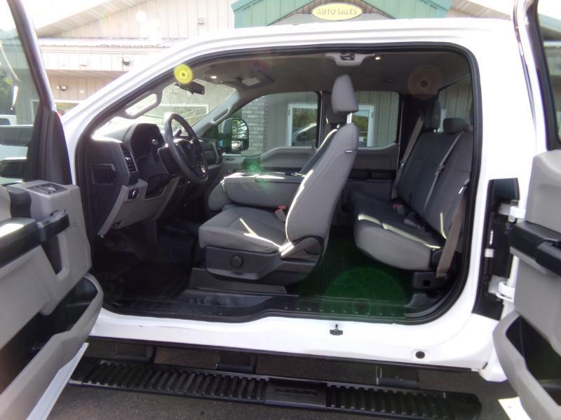 Ford F-250 SD XL SuperCab Long Bed 4WD 2017